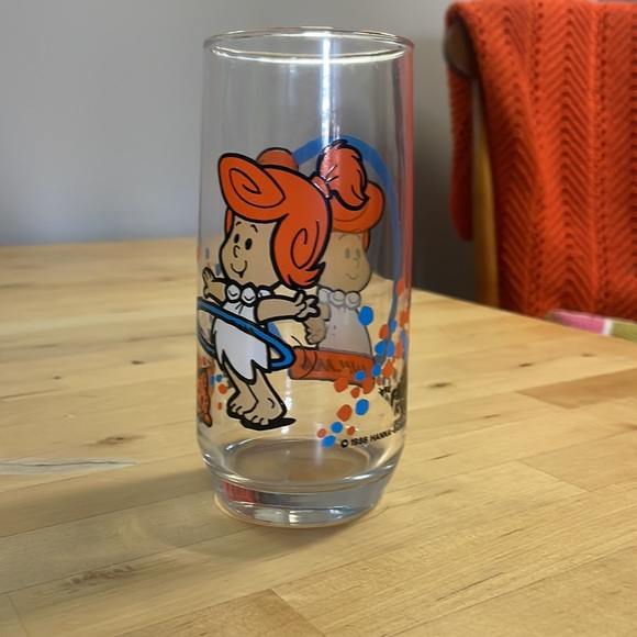 1986 Wilma Flintstone Pizza Hut Glass - Picture 5 of 8